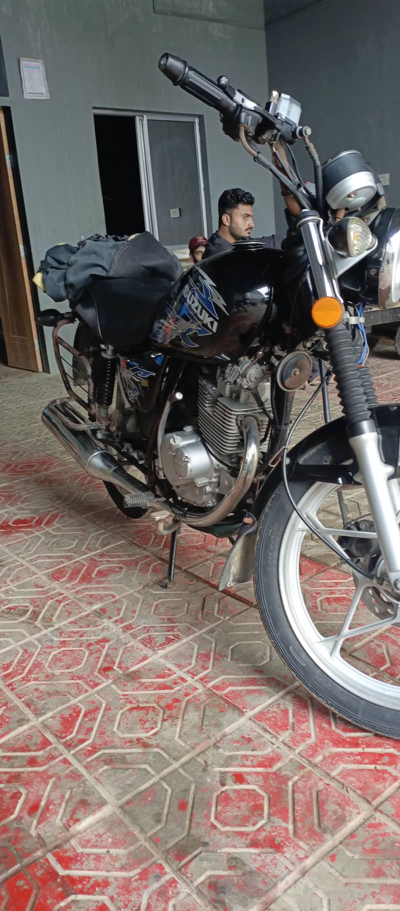 Suzuki gs150 2