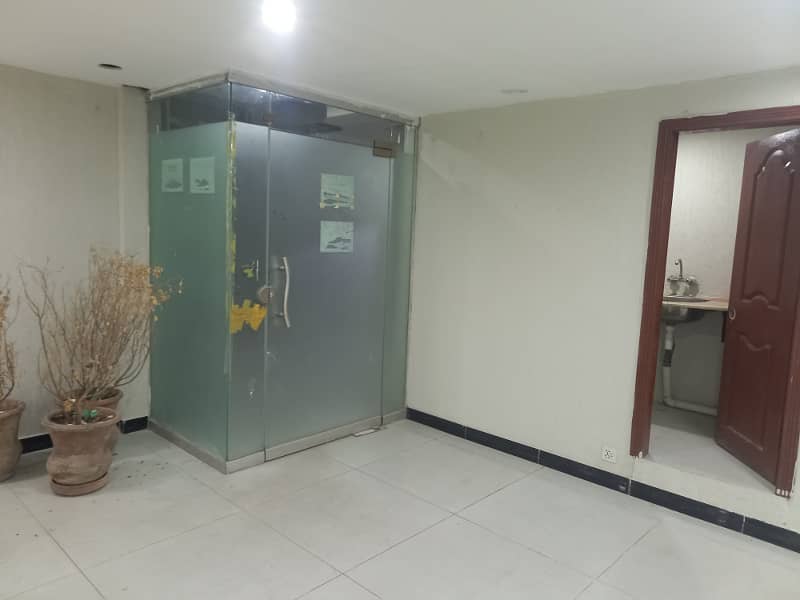 Blue Area Office 1500 Square Feet Jinnah Avenue For Rent 2