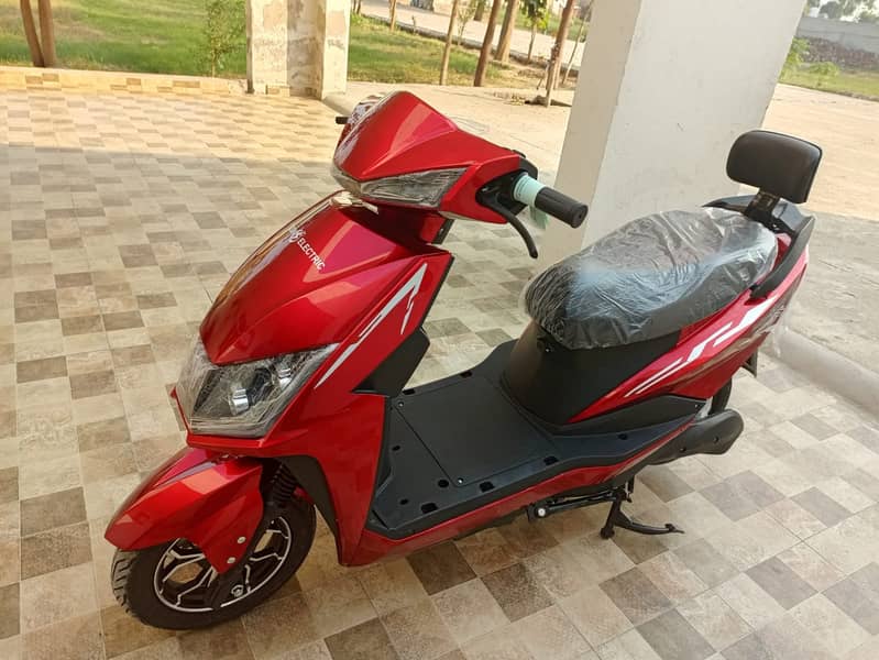 Pakzon Electric Scooty PES - 70L  With In Different Colours 1