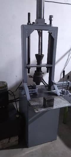 Hydroilic molding machine