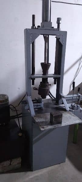 Hydroilic molding machine 0