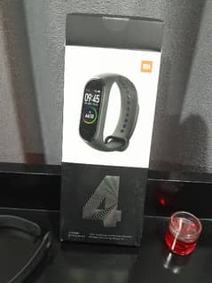 Mi band 4 100% original (Contact: +92 313 3190515)