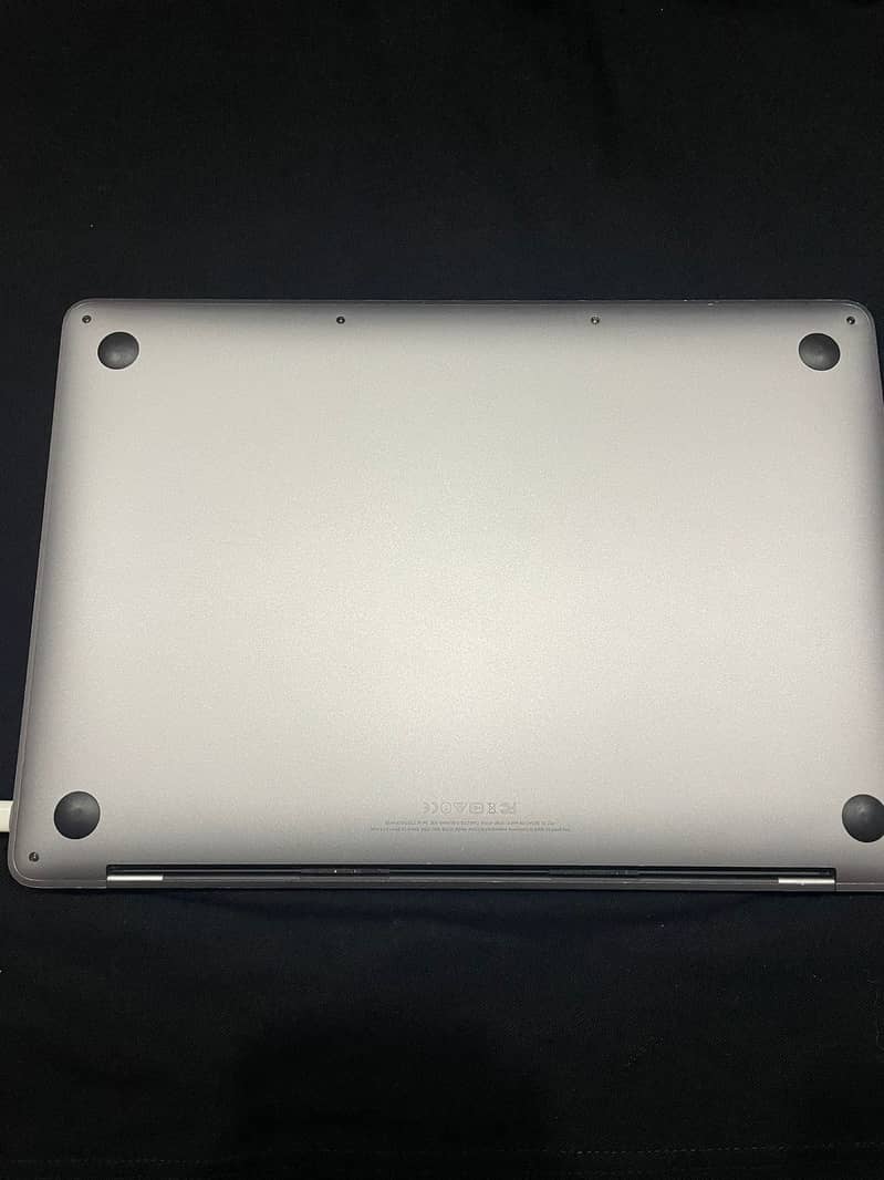 MacBook Pro 2017 13 inches 128gb 3