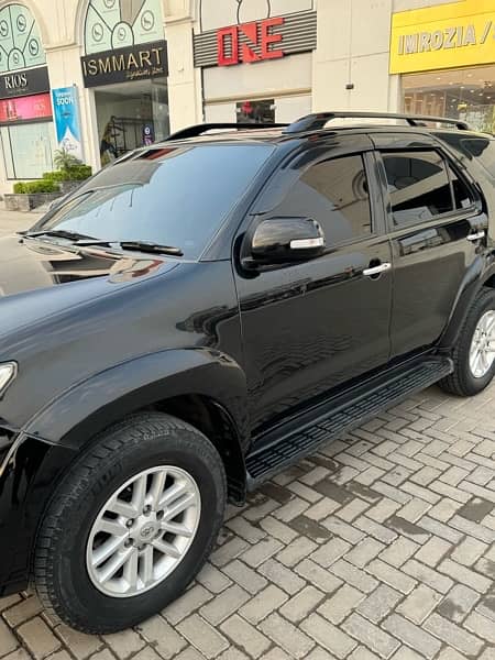 Toyota Fortuner V 2013 5