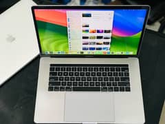 Apple MAcBook Pro 2018 core i7 16GB RAM 256GB ssd 15" Ratina