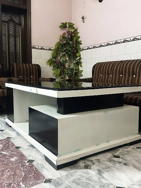 Best table in Good price urgent sale 1