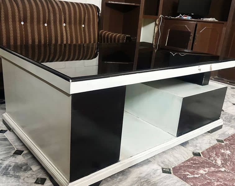 Best table in Good price urgent sale 3