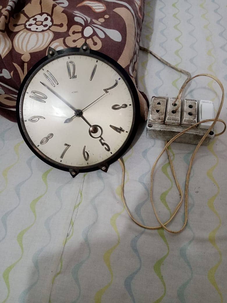 wall clock 5