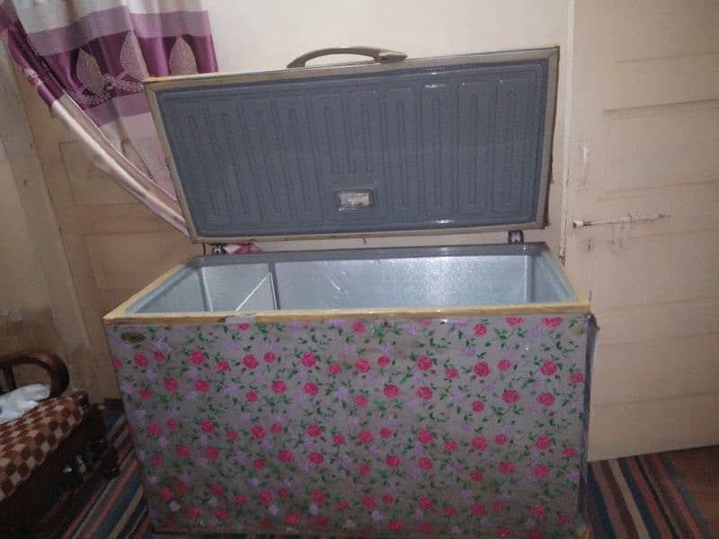 اس میں کوئی قسم کا مسلا نہیں ہے ok freezer urgent for sale 1