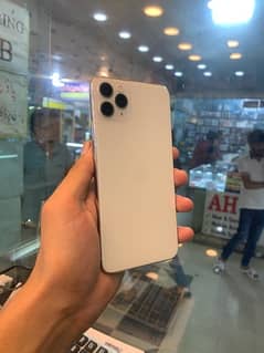 iPhone 11 Pro max (256 GB ) with sim time