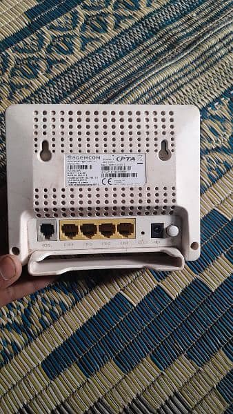 4 Wifi Routers condition 10/9 03225246820 5