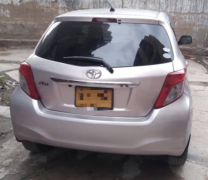 Toyota Vitz scratch less condition 2011 register 2015 2