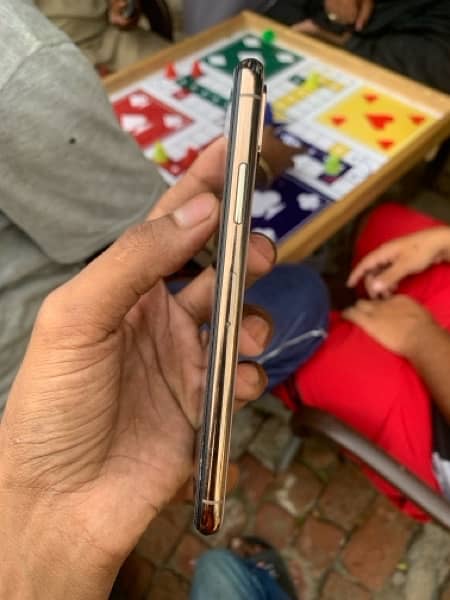 iphone xs gold pta approved 64gb 2