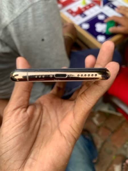 iphone xs gold pta approved 64gb 6