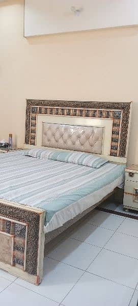 King size bed set with dressing table and side tables 1