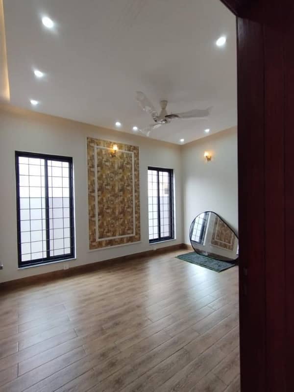 10 MARLA BRAND NEW Luxury Latest Ultra Modern Stylish House Available For Sale In Lake City Lahore With 7 Bedrooms Original Pics 9