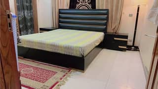 Diamond wood bed set