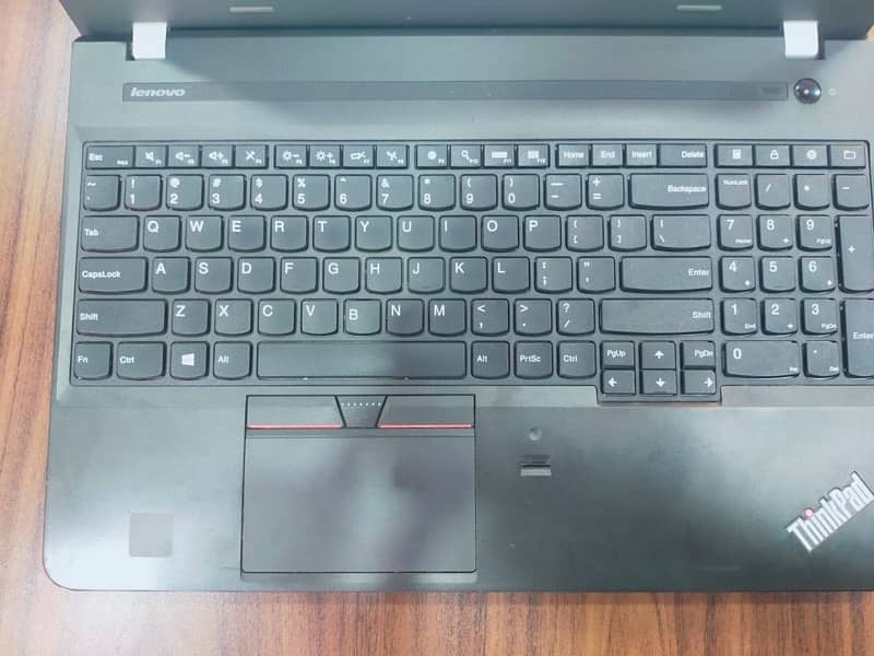 Lenovo E560 1