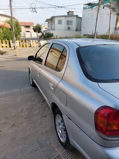 Toyota Platz 2003