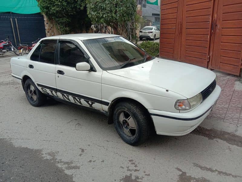 Nissan Sunny 1990 2