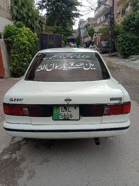 Nissan Sunny 1990 3