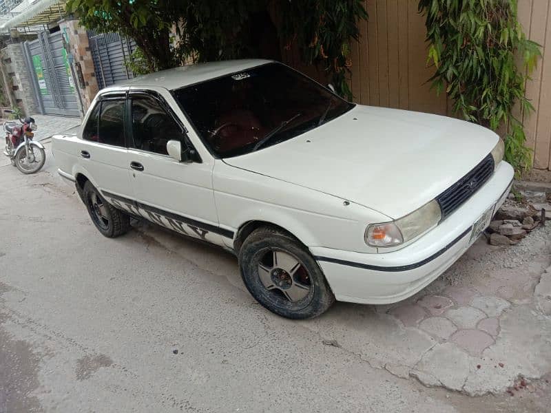 Nissan Sunny 1990 9