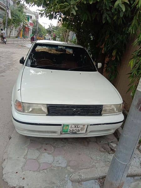 Nissan Sunny 1990 11