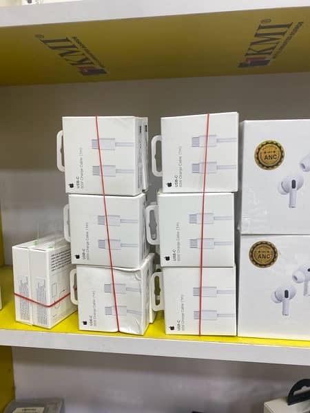 Apple 20watt, Samsung 25,45watt, OnePlus 30,65watt chargers wholesale 5