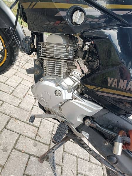 Yamaha ybr125G 3