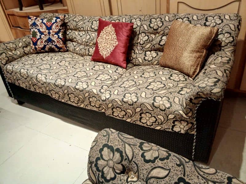 slightly used sofa set 3 2 1 seater call 03124049200 4