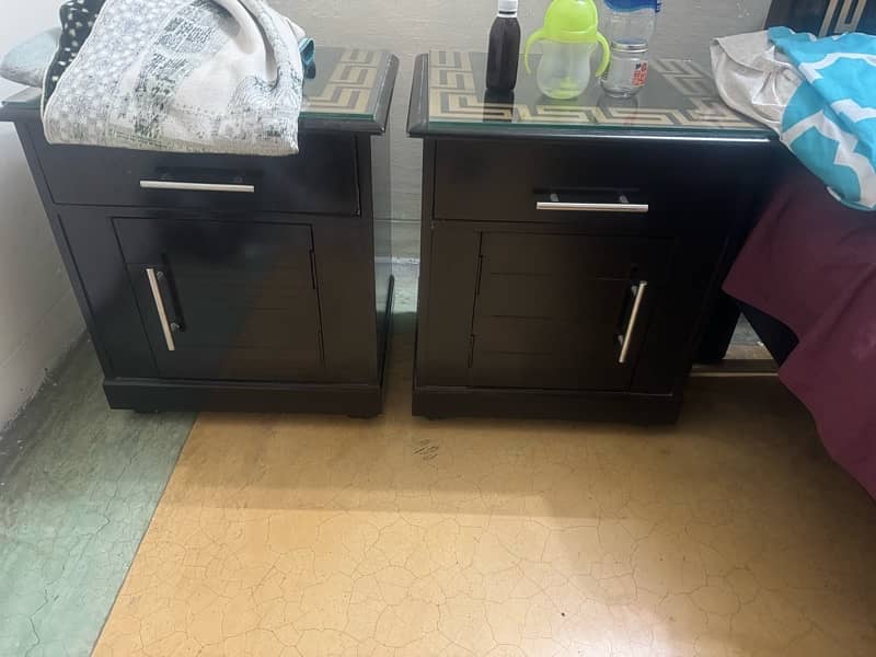 Bed set with side tables plus Dressing plus side tables mirror 2