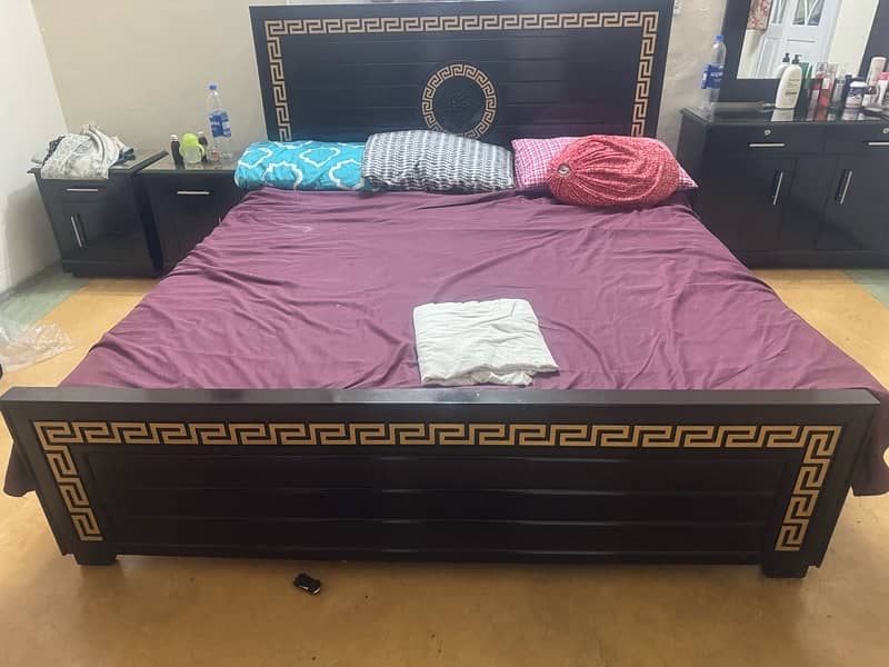 Bed set with side tables plus Dressing plus side tables mirror 8