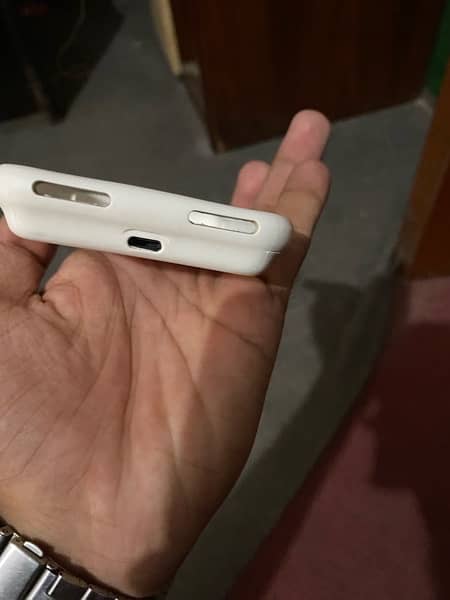 iPhone Xs power bank cover 4