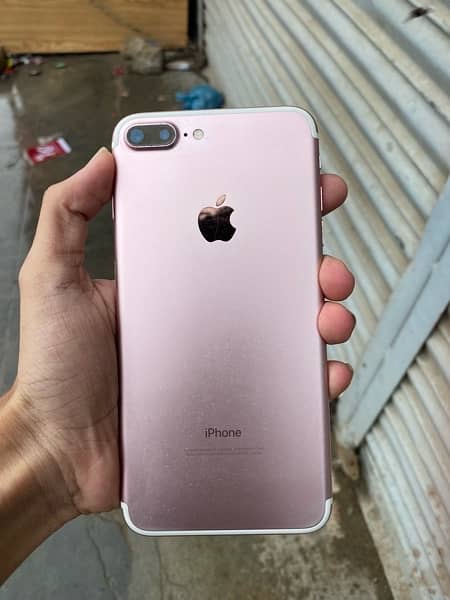 iphone 7plus 128gb pta approved 1