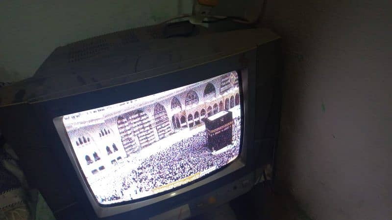 old TV 14 inch 2