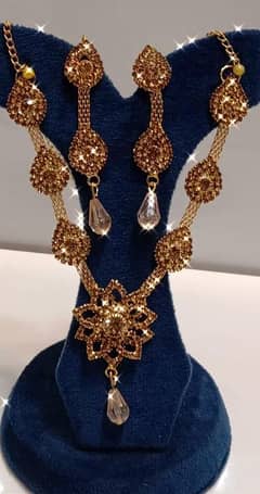 Modern design of gold plated/silver artificial sets