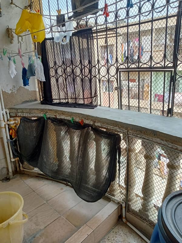 Royal apartment flat 
4rth floor corner roof terrace
2 bed dd
3 attached baths
Excellent condition 
road facing
sub lease
next to 320 feet main road nagan chuwrangi 2