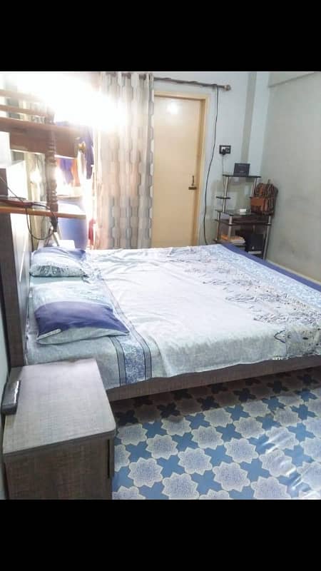 Royal apartment flat 
4rth floor corner roof terrace
2 bed dd
3 attached baths
Excellent condition 
road facing
sub lease
next to 320 feet main road nagan chuwrangi 5