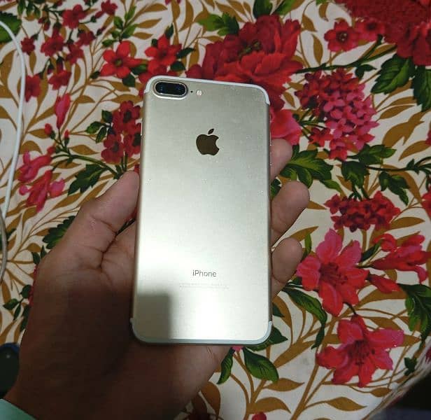 iPhone 7plus PTA proved 128 GB urgent sale (03241551538) 1