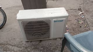 orient 1.5 ton suplit ac  full ok ac gas lock