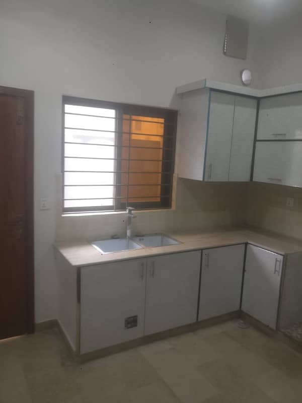 10 MARLA BRAND NEW HOUSE FOR SALE IN LDA AVENUE 5