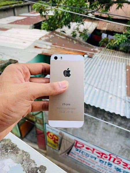 iPhone 5s Stroge/64 GB PTA approved for sale 0325=2452=771 0