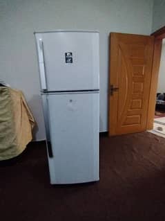 Dawlance Medium size Fridge For Sale 0