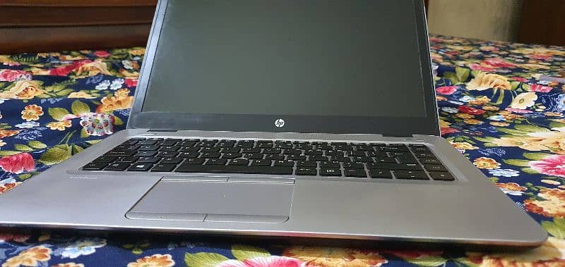 hp i5-7th 8gb ram 128gb ssd 10