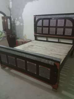 King size bed for sele