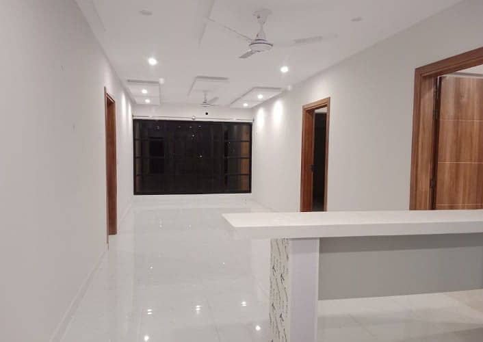 Galleria Three Bed Room Diamond Category Apartment Available For Rent At Reasonable Price On 4th Floor 2