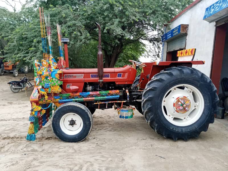 Tractor Massey Ferguson 640 model 2008 1