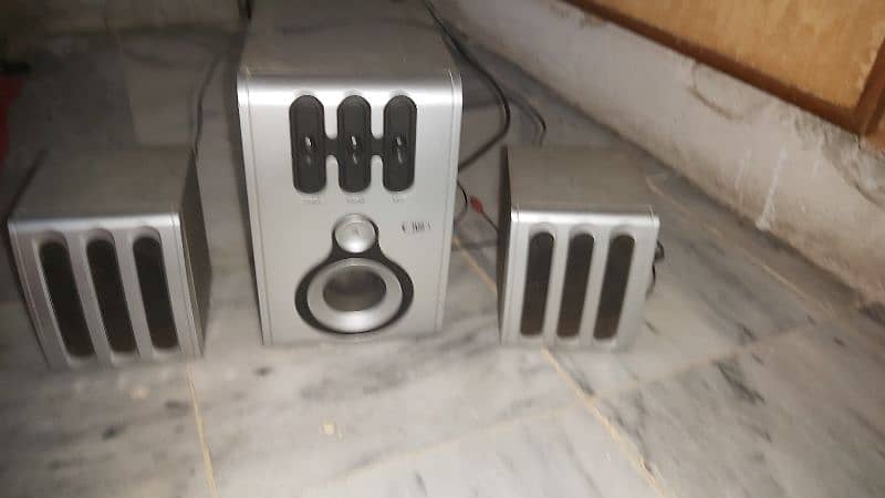 speakers 4