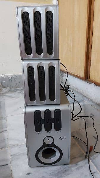 speakers 8