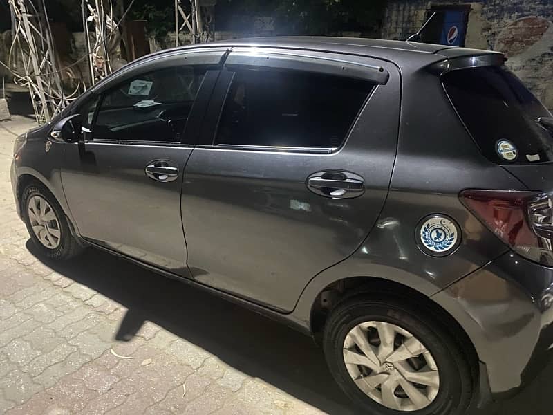 Toyota Vitz 2017 4